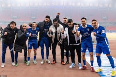 武汉三镇终结九轮不胜，球员出色表现赢球迷欢呼