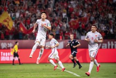 VAR争议再现！最后时刻点球改判，葬送某队出线希望。