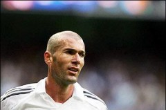 李现获赠皇马10号球衣，开启足球运动员跨界之旅